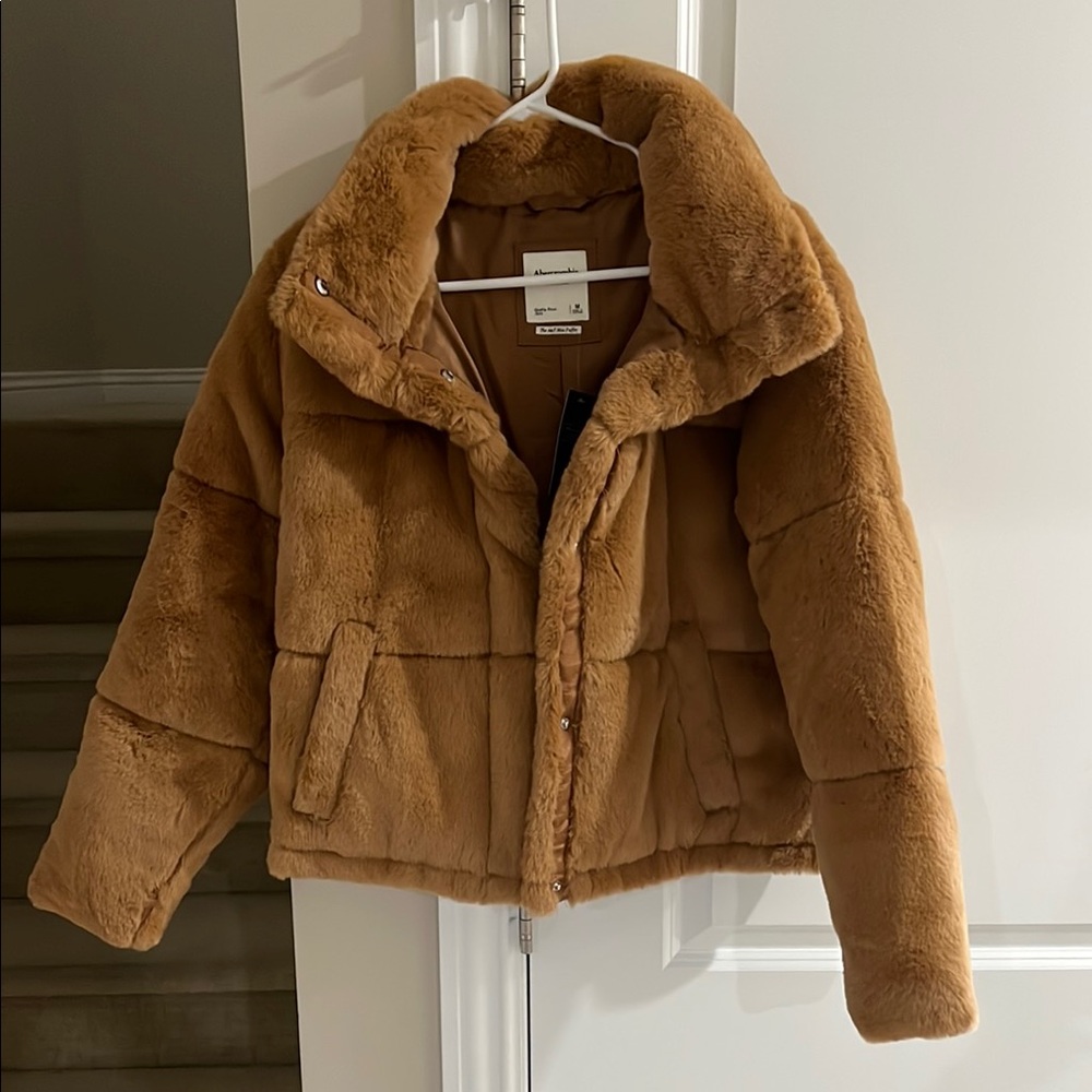 Abercrombie & Fitch Tan Puffer Coat with Modern Silhouette